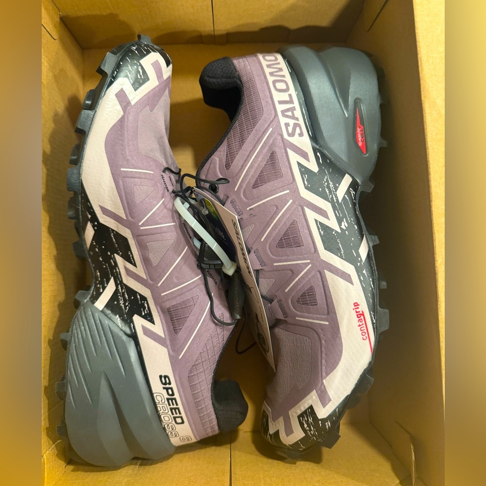 NIB Salomon Speedcross woman’s size 9